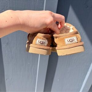 UGG Kids Chestnut Slip-On Shearling Moccasins